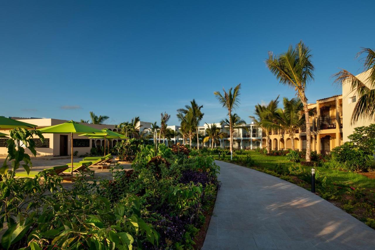 Hotel The Mora Zanzibar Matemwe  Esterno foto The Village at Atlantis Paradise Island