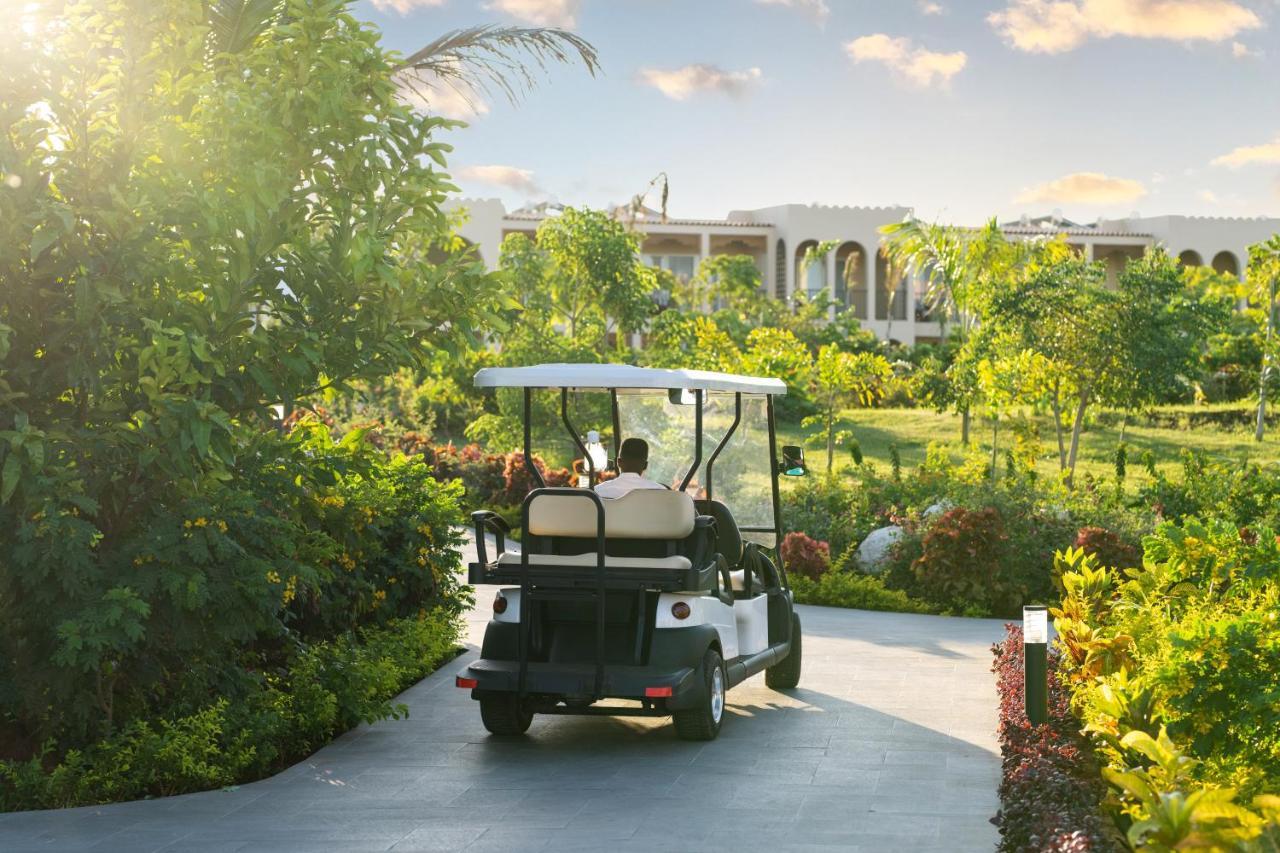 Hotel The Mora Zanzibar Matemwe  Esterno foto Golf cart at the Four Seasons Resort