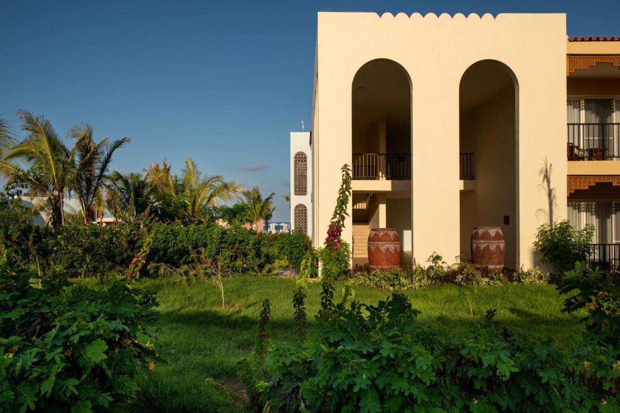 Hotel The Mora Zanzibar Matemwe  Esterno foto The Zanzibar Serena Hotel