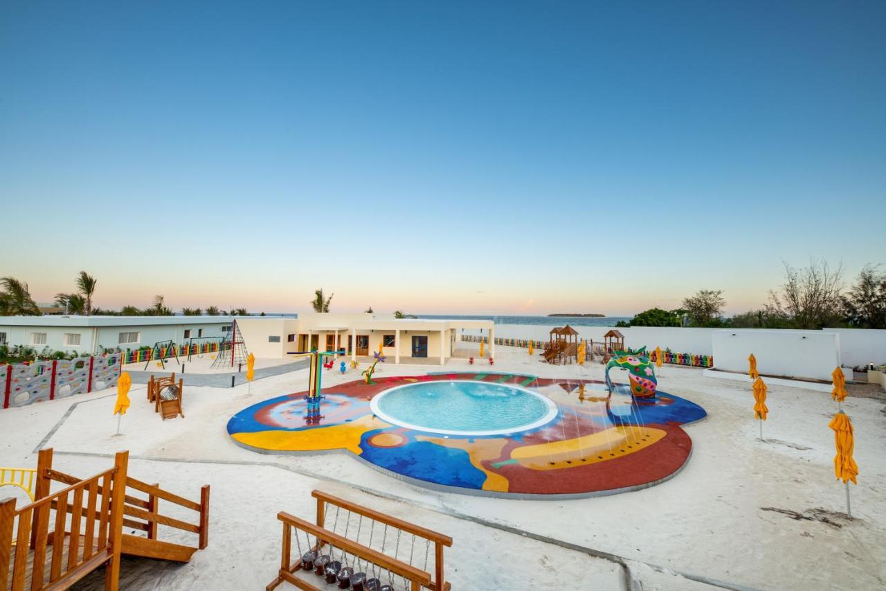 Hotel The Mora Zanzibar Matemwe  Esterno foto The resort's water park